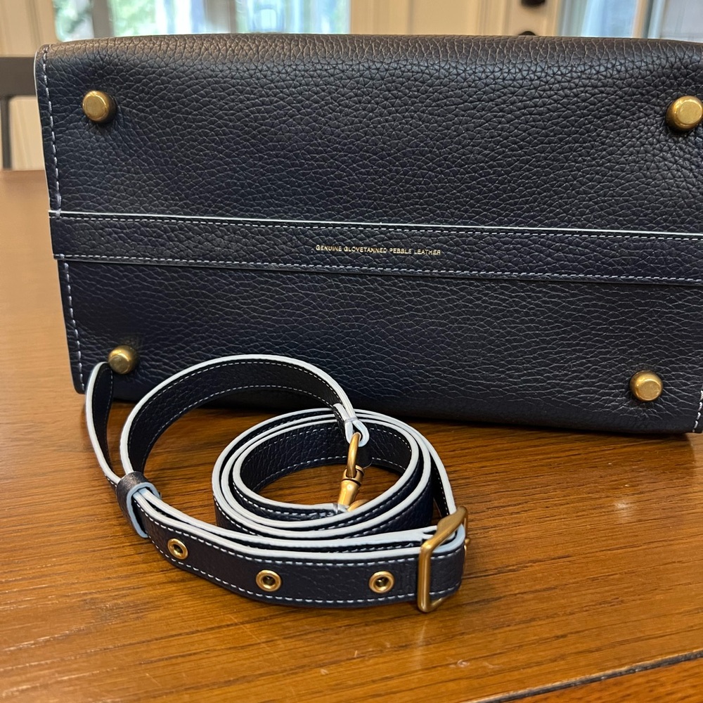 Cashin Carry Tote 29 
Dark navy with a cloud blue piping and oxblood interior - Picture 9 of 12